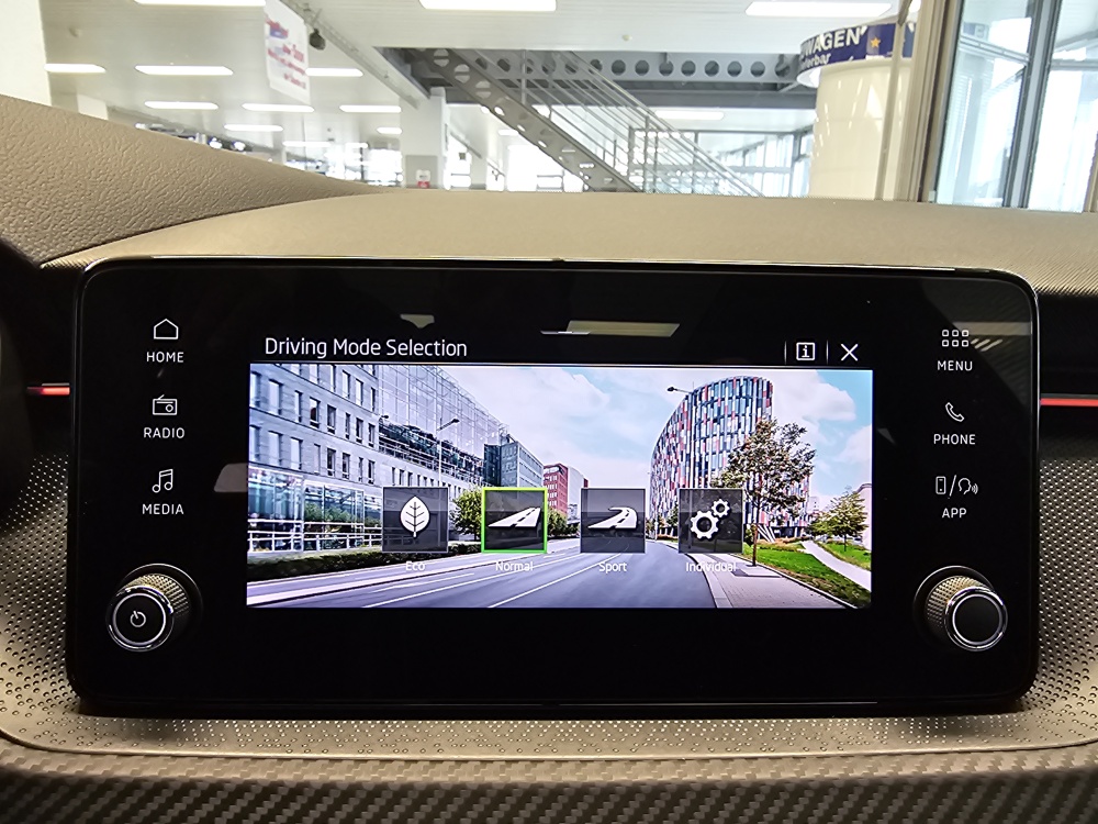 Skoda Kamiq bei Hoffmann Automobile in Wolfsburg kaufen und sofort mitnehmen - Bild 20