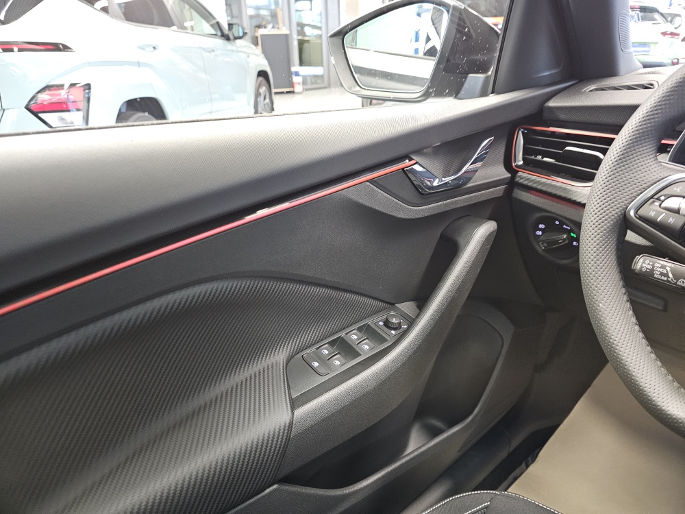 Skoda Kamiq bei Hoffmann Automobile in Wolfsburg kaufen und sofort mitnehmen - Bild 23