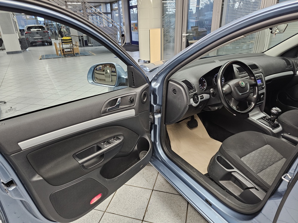 Skoda Octavia Combi bei Hoffmann Automobile in Wolfsburg kaufen und sofort mitnehmen - Bild 17