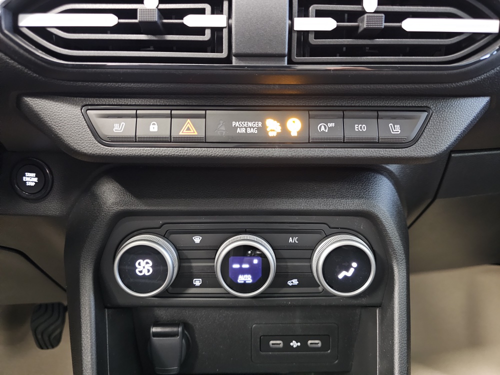 Dacia Sandero bei Hoffmann Automobile in Wolfsburg kaufen und sofort mitnehmen - Bild 8