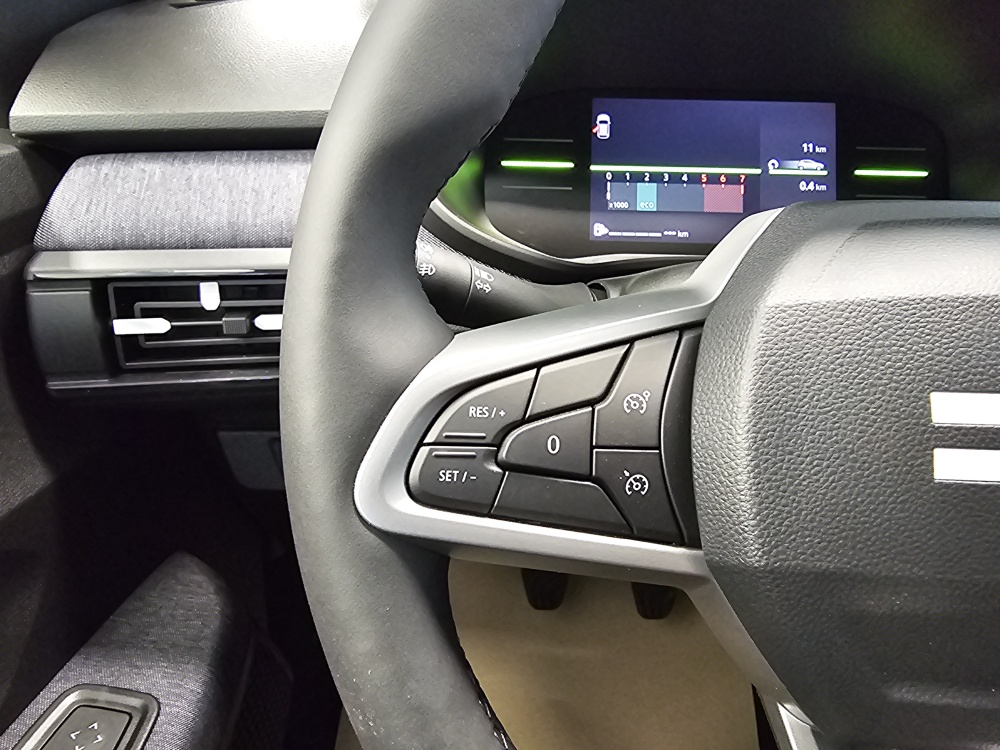 Dacia Sandero bei Hoffmann Automobile in Wolfsburg kaufen und sofort mitnehmen - Bild 15