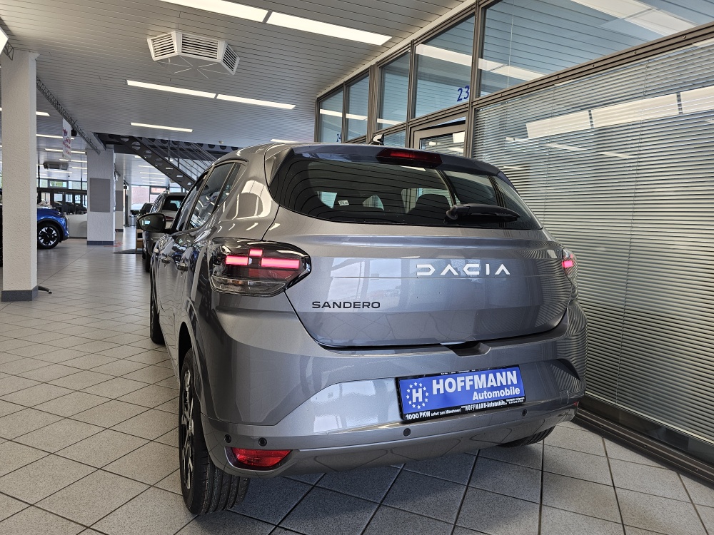 Dacia Sandero bei Hoffmann Automobile in Wolfsburg kaufen und sofort mitnehmen - Bild 3