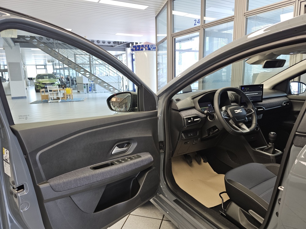 Dacia Sandero bei Hoffmann Automobile in Wolfsburg kaufen und sofort mitnehmen - Bild 21