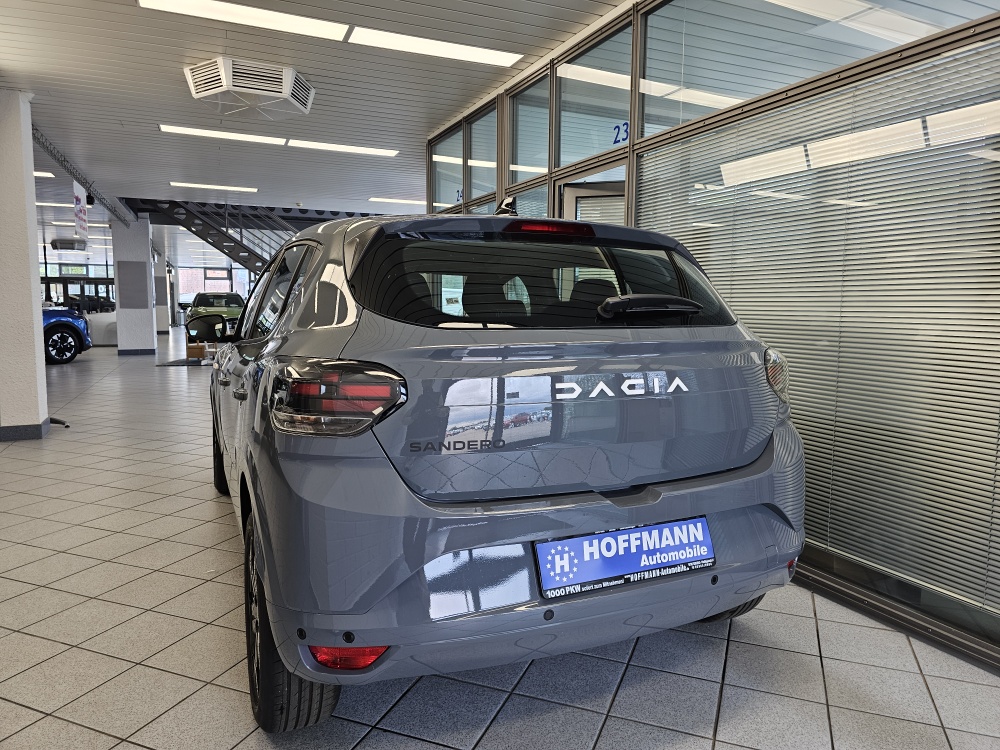 Dacia Sandero bei Hoffmann Automobile in Wolfsburg kaufen und sofort mitnehmen - Bild 3