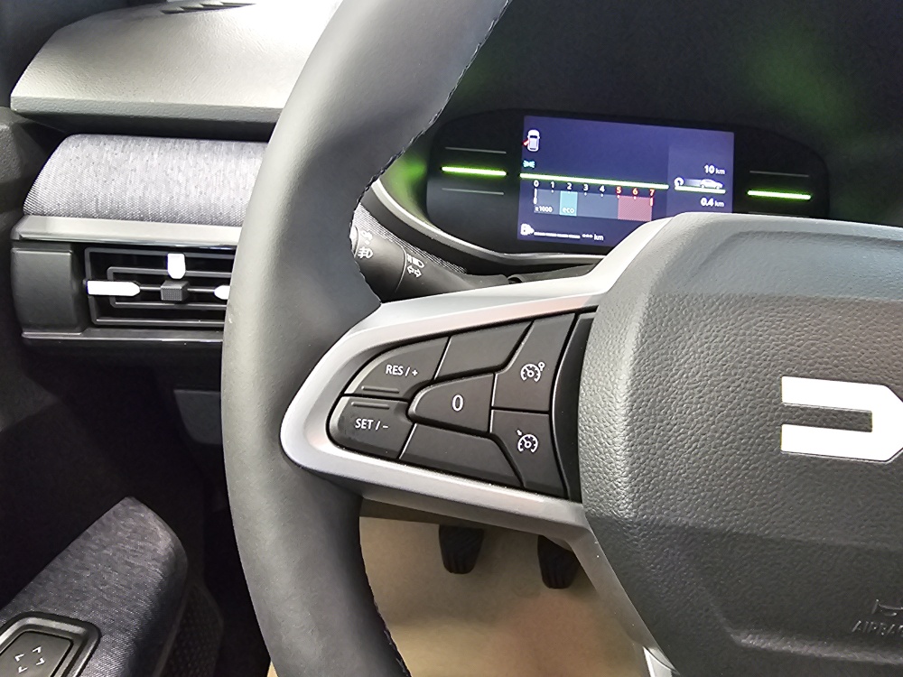 Dacia Sandero bei Hoffmann Automobile in Wolfsburg kaufen und sofort mitnehmen - Bild 16