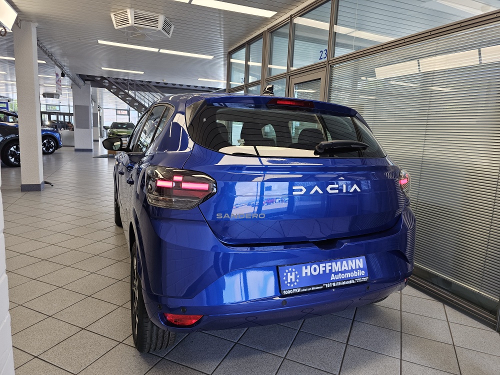 Dacia Sandero bei Hoffmann Automobile in Wolfsburg kaufen und sofort mitnehmen - Bild 3