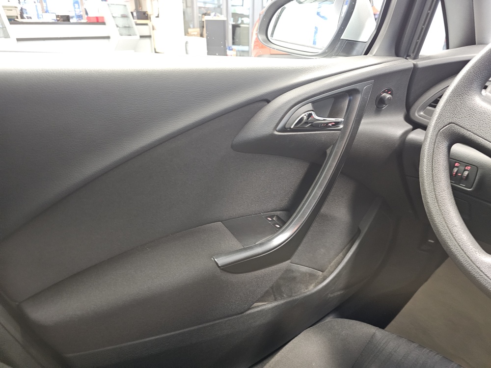 Opel Astra Sports Tourer bei Hoffmann Automobile in Wolfsburg kaufen und sofort mitnehmen - Bild 11