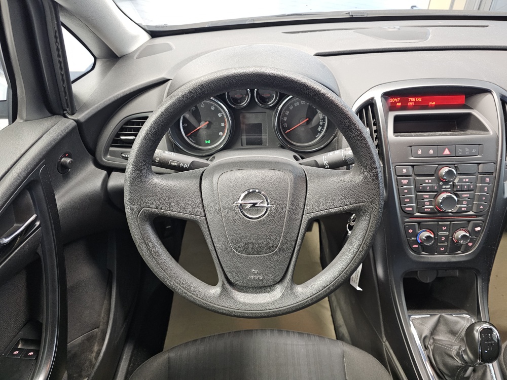 Opel Astra Sports Tourer bei Hoffmann Automobile in Wolfsburg kaufen und sofort mitnehmen - Bild 12