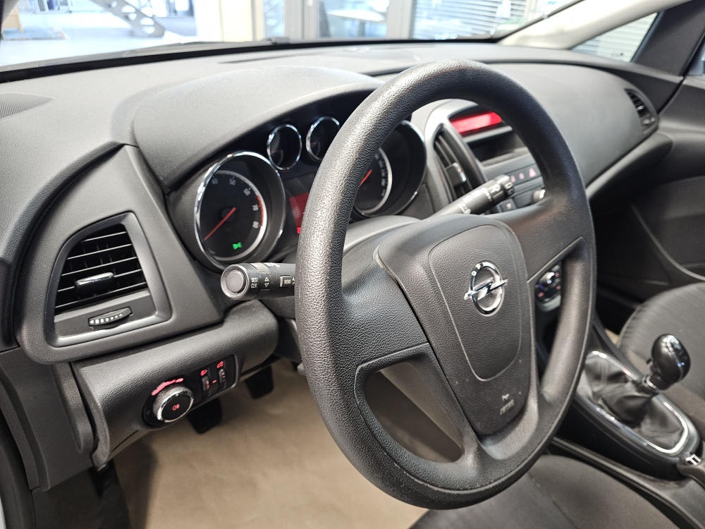 Opel Astra Sports Tourer bei Hoffmann Automobile in Wolfsburg kaufen und sofort mitnehmen - Bild 13