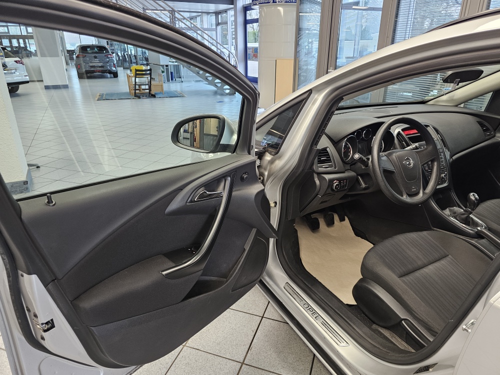 Opel Astra Sports Tourer bei Hoffmann Automobile in Wolfsburg kaufen und sofort mitnehmen - Bild 15