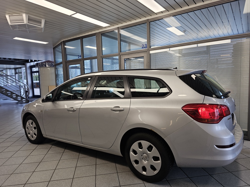 Opel Astra Sports Tourer bei Hoffmann Automobile in Wolfsburg kaufen und sofort mitnehmen - Bild 16