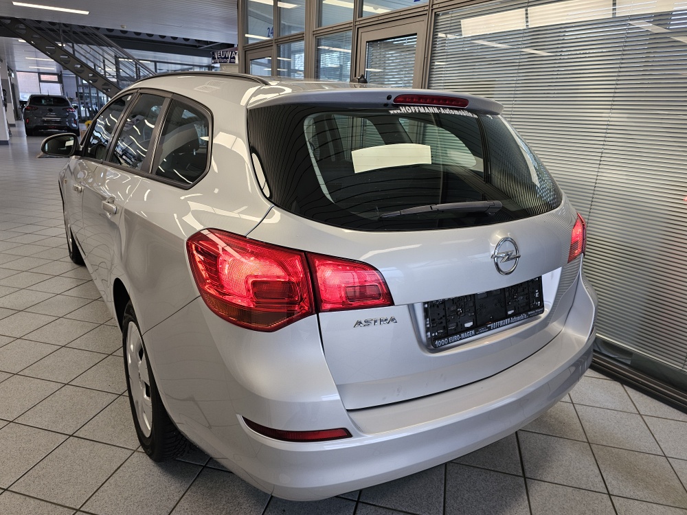 Opel Astra Sports Tourer bei Hoffmann Automobile in Wolfsburg kaufen und sofort mitnehmen - Bild 5