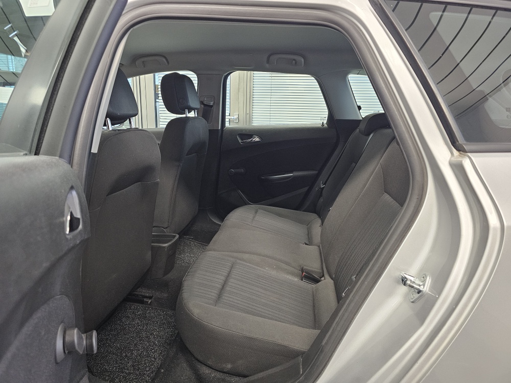 Opel Astra Sports Tourer bei Hoffmann Automobile in Wolfsburg kaufen und sofort mitnehmen - Bild 6