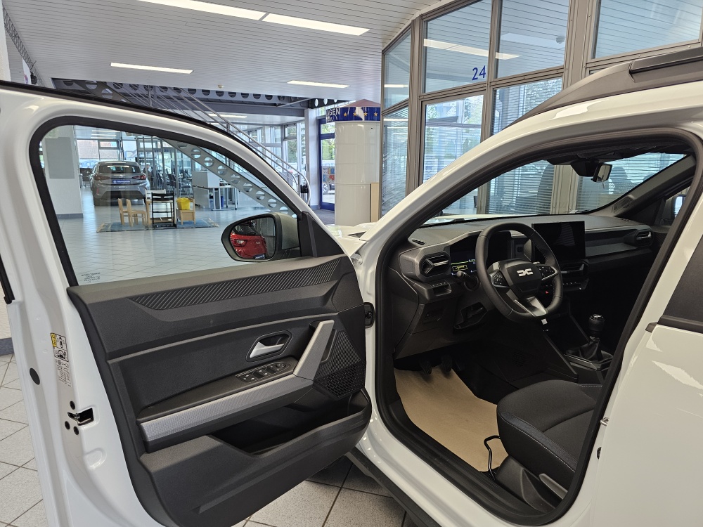 Dacia Duster bei Hoffmann Automobile in Wolfsburg kaufen und sofort mitnehmen - Bild 20