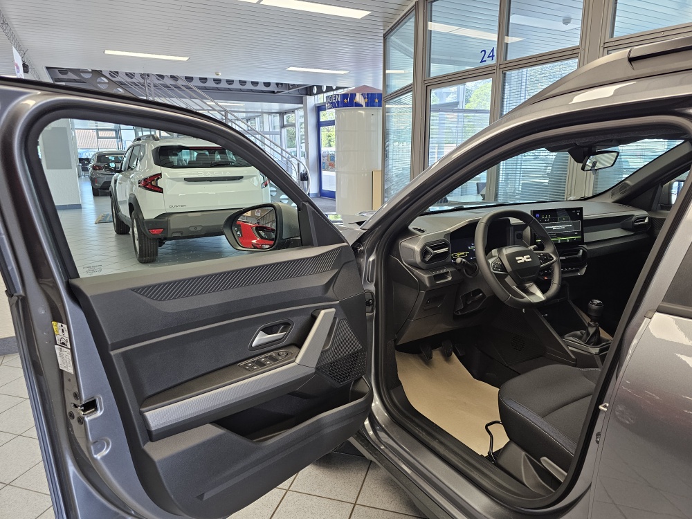 Dacia Duster bei Hoffmann Automobile in Wolfsburg kaufen und sofort mitnehmen - Bild 20