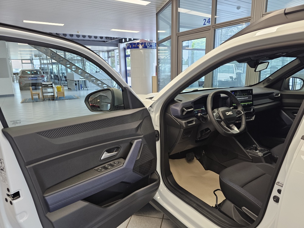 Dacia Duster bei Hoffmann Automobile in Wolfsburg kaufen und sofort mitnehmen - Bild 20