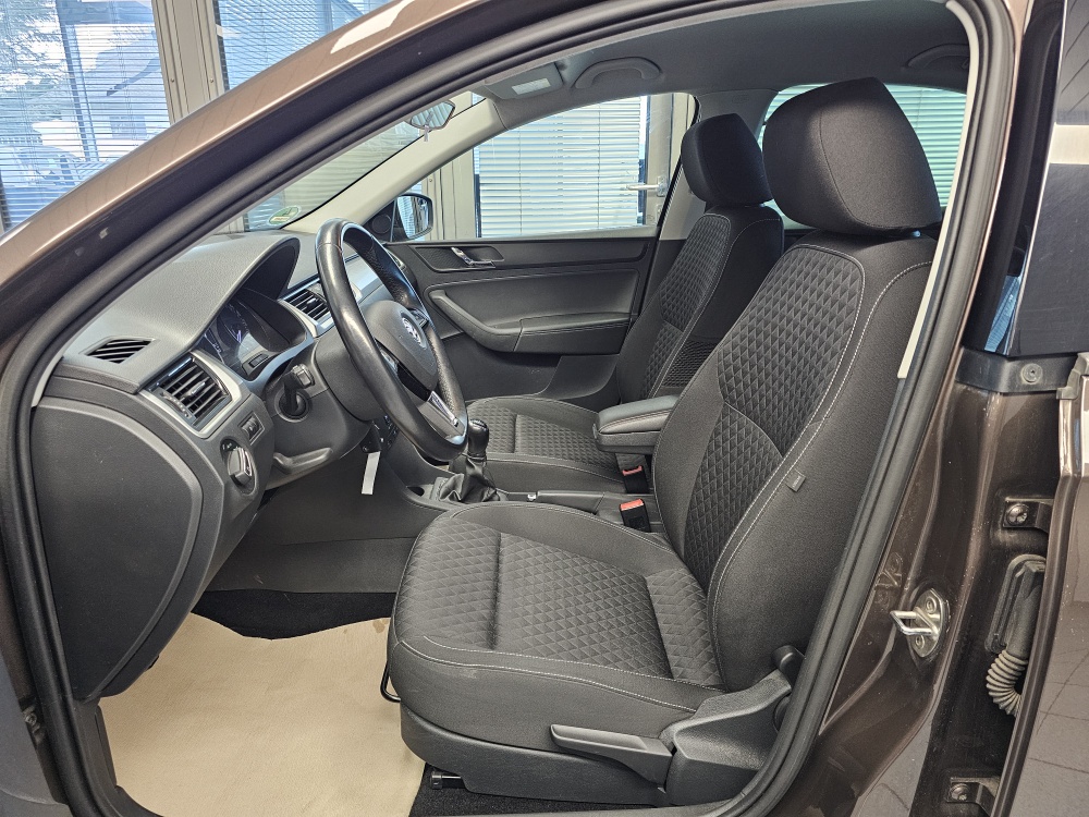 Skoda Rapid bei Hoffmann Automobile in Wolfsburg kaufen und sofort mitnehmen - Bild 21