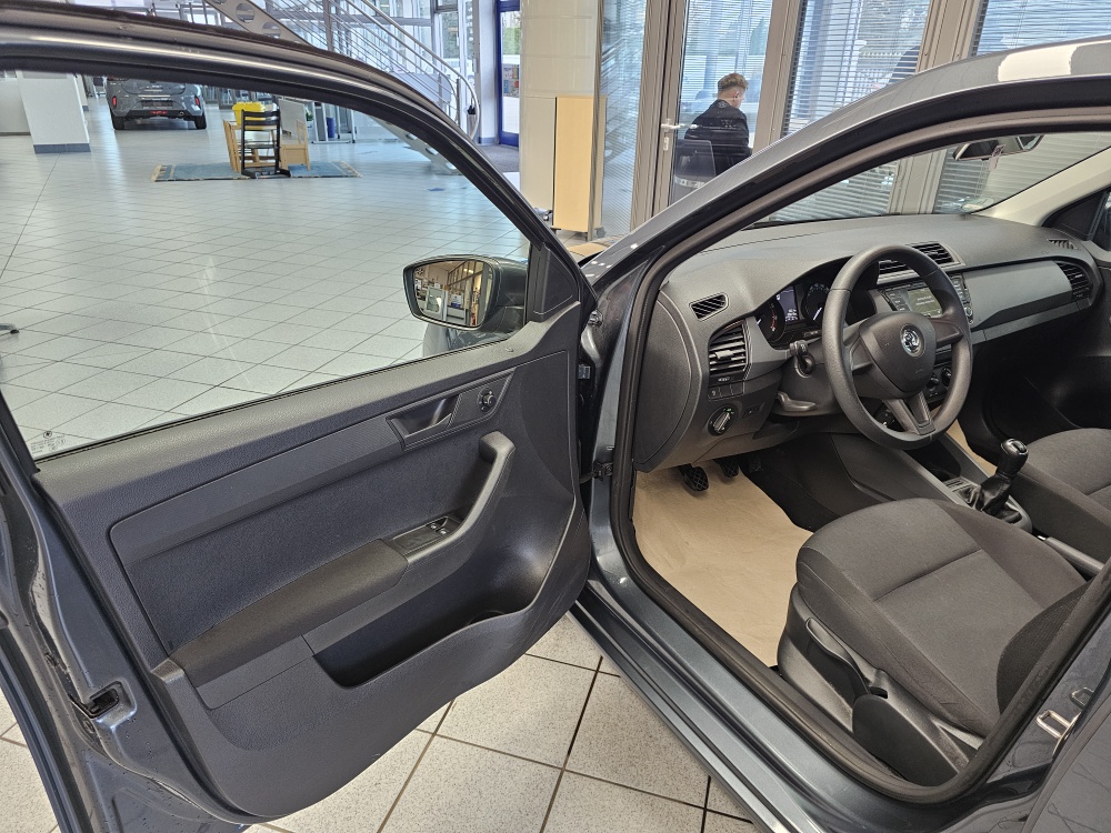 Skoda Fabia bei Hoffmann Automobile in Wolfsburg kaufen und sofort mitnehmen - Bild 15