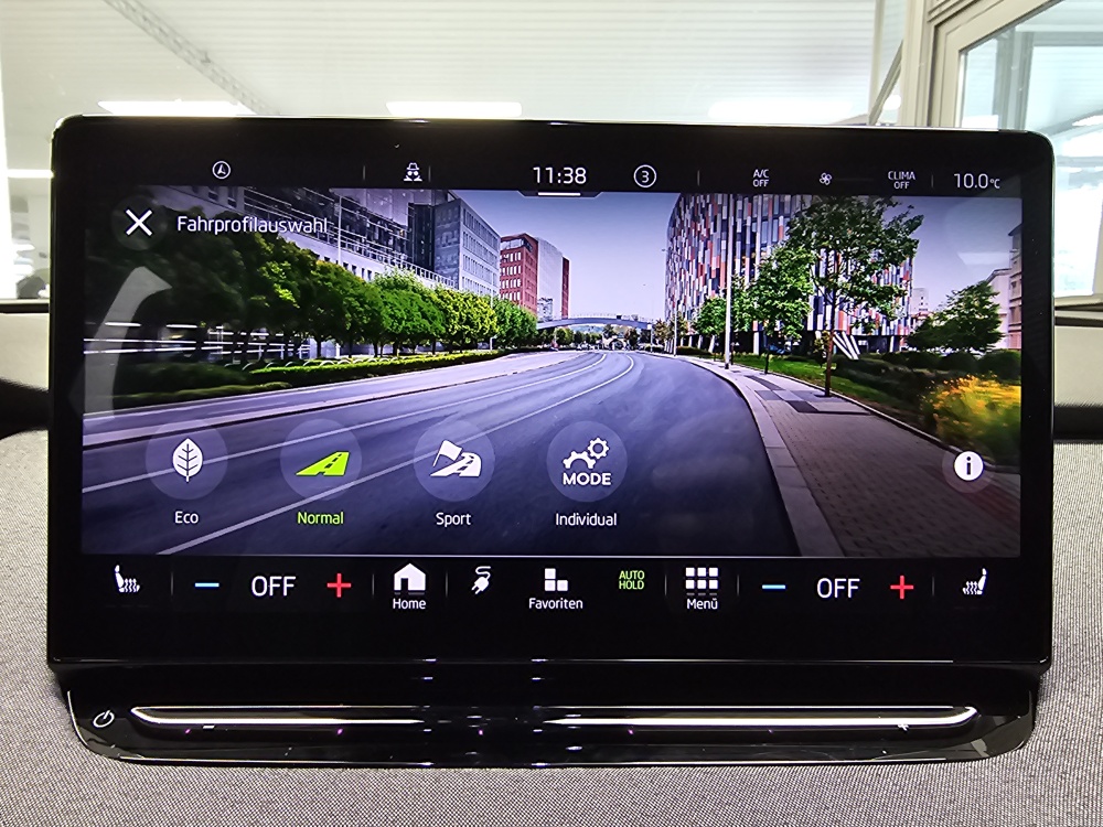 Skoda Enyaq bei Hoffmann Automobile in Wolfsburg kaufen und sofort mitnehmen - Bild 20