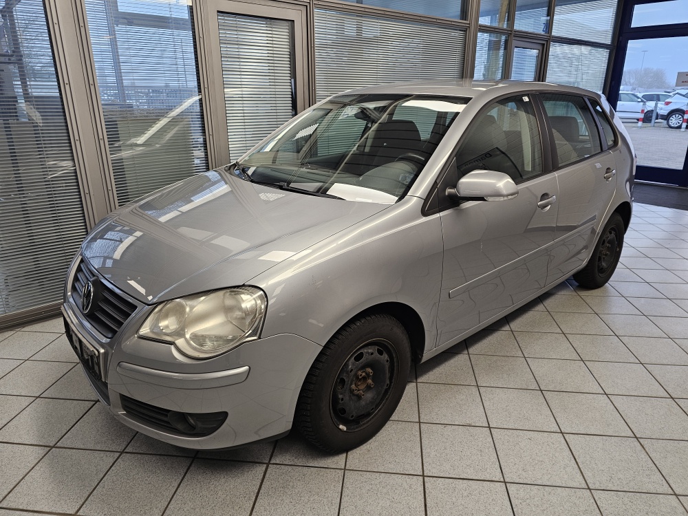 VW Polo  für nur 2.250,- € bei Hoffmann Automobile in Wolfsburg kaufen und sofort mitnehmen