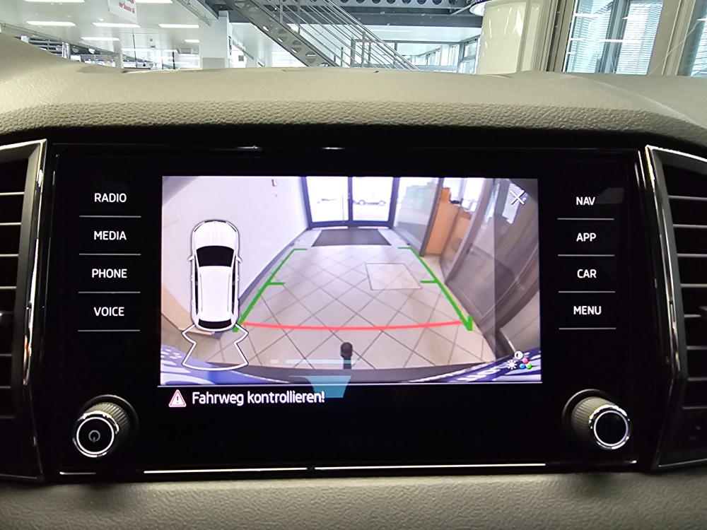 Skoda Karoq bei Hoffmann Automobile in Wolfsburg kaufen und sofort mitnehmen - Bild 19