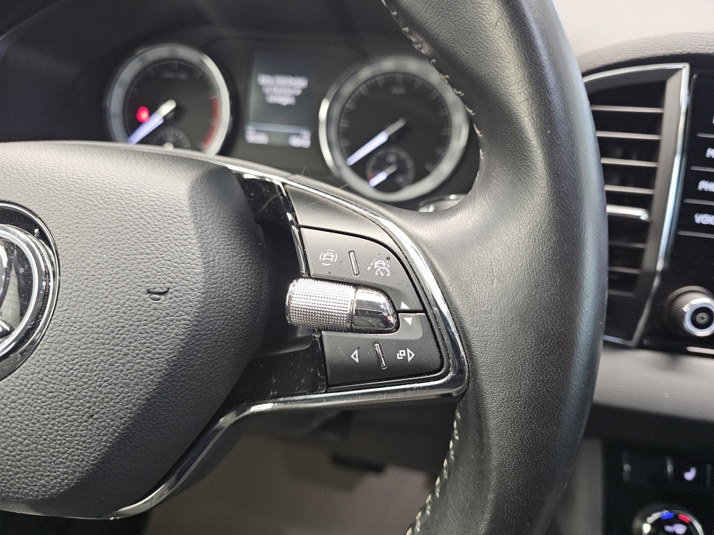 Skoda Karoq bei Hoffmann Automobile in Wolfsburg kaufen und sofort mitnehmen - Bild 20