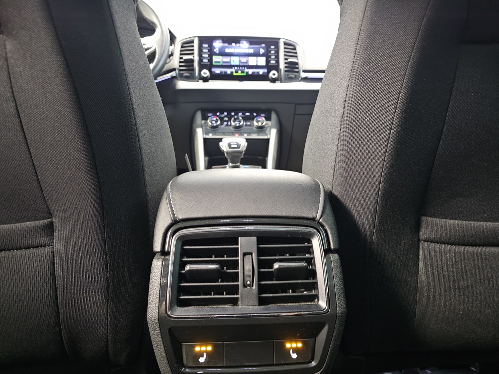 Skoda Karoq bei Hoffmann Automobile in Wolfsburg kaufen und sofort mitnehmen - Bild 6