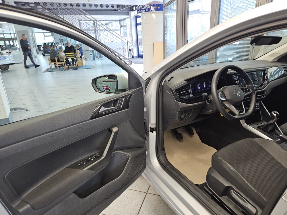 VW Polo bei Hoffmann Automobile in Wolfsburg kaufen und sofort mitnehmen - Bild 22