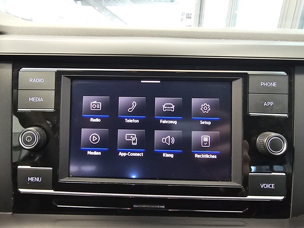 VW Polo bei Hoffmann Automobile in Wolfsburg kaufen und sofort mitnehmen - Bild 8