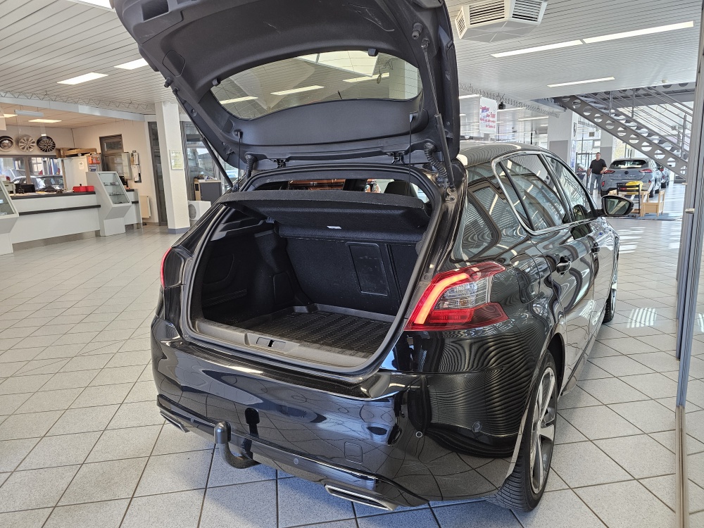 Peugeot 308 bei Hoffmann Automobile in Wolfsburg kaufen und sofort mitnehmen - Bild 2