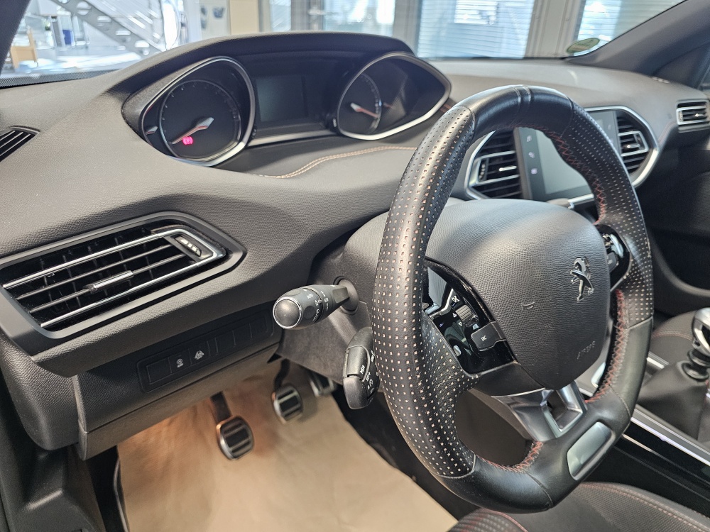 Peugeot 308 bei Hoffmann Automobile in Wolfsburg kaufen und sofort mitnehmen - Bild 24