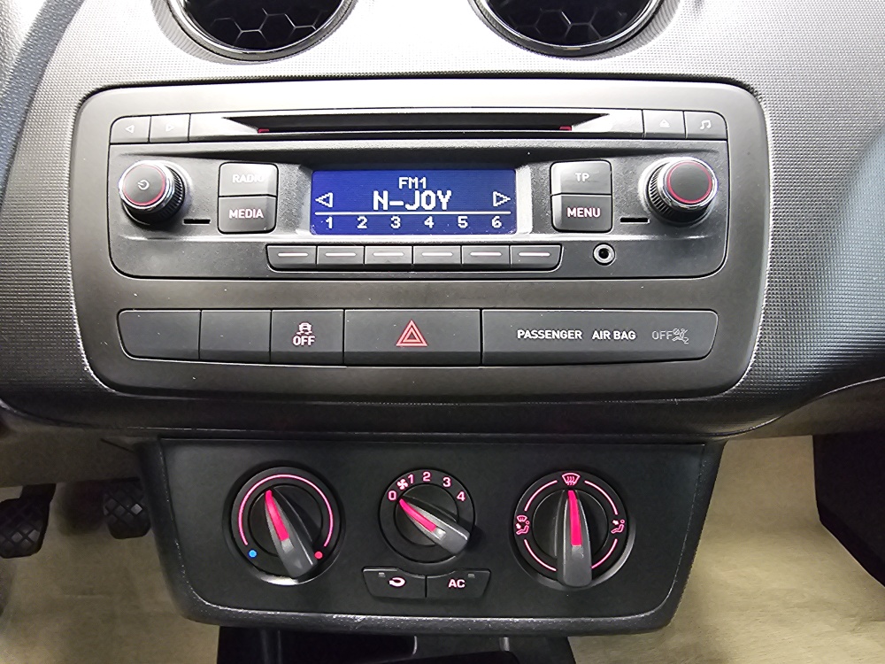 Seat Ibiza bei Hoffmann Automobile in Wolfsburg kaufen und sofort mitnehmen - Bild 9