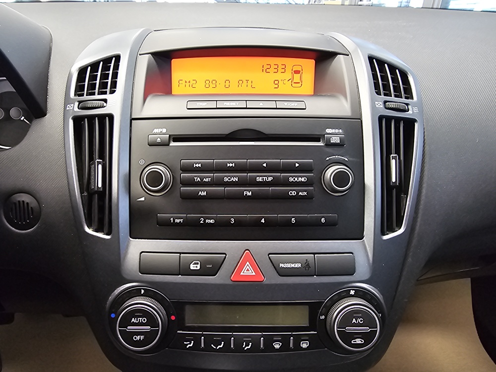 Kia Ceed bei Hoffmann Automobile in Wolfsburg kaufen und sofort mitnehmen - Bild 10