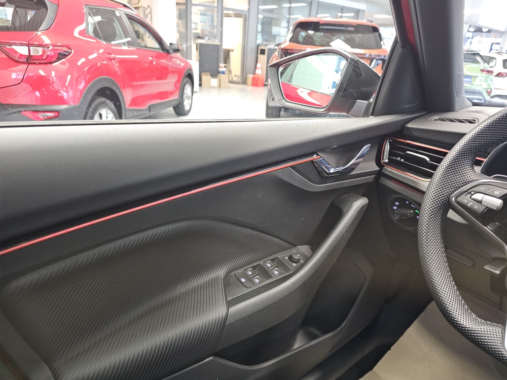 Skoda Kamiq bei Hoffmann Automobile in Wolfsburg kaufen und sofort mitnehmen - Bild 23