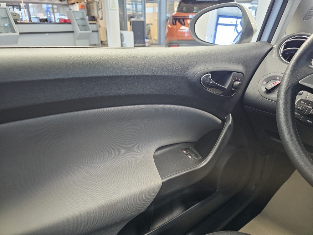 Seat Ibiza bei Hoffmann Automobile in Wolfsburg kaufen und sofort mitnehmen - Bild 11