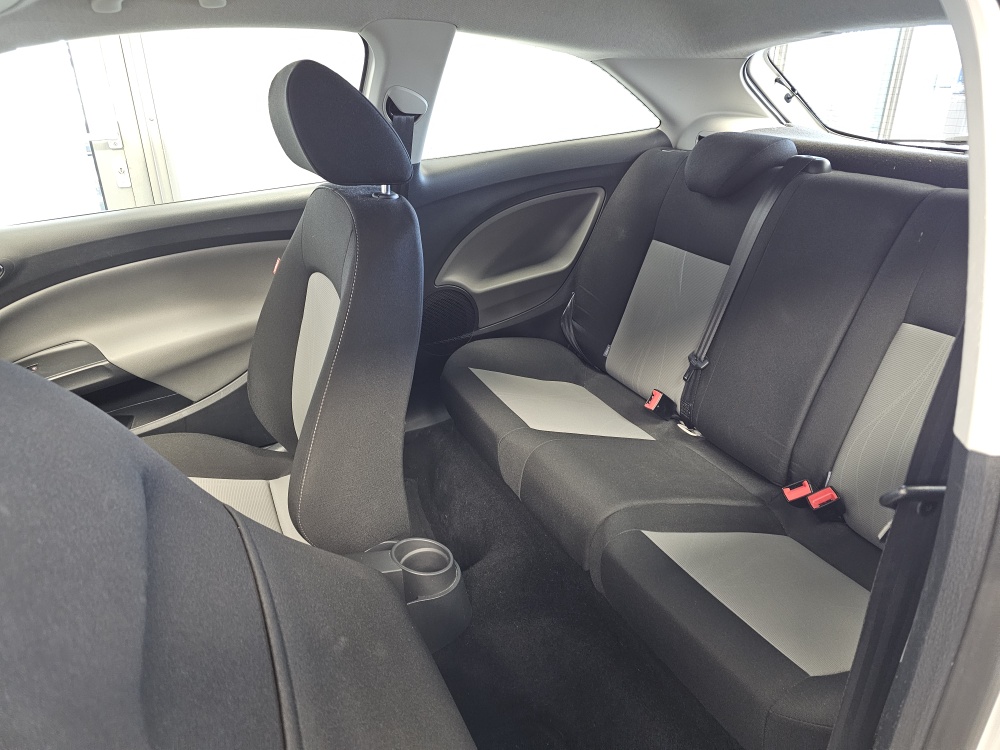 Seat Ibiza bei Hoffmann Automobile in Wolfsburg kaufen und sofort mitnehmen - Bild 4