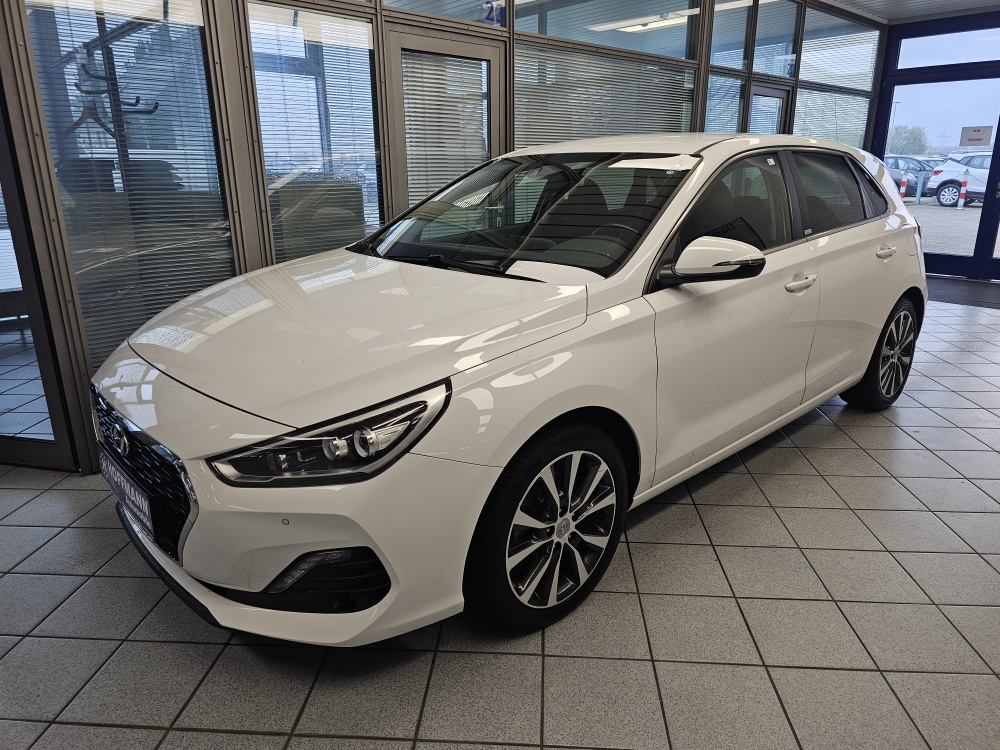 Hyundai i30 Comfort für nur 13.900,- € bei Hoffmann Automobile in Wolfsburg kaufen und sofort mitnehmen