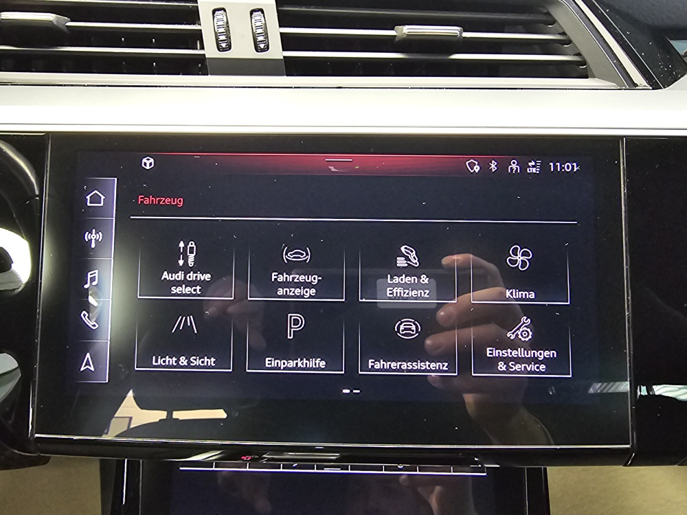 Audi e-tron bei Hoffmann Automobile in Wolfsburg kaufen und sofort mitnehmen - Bild 15
