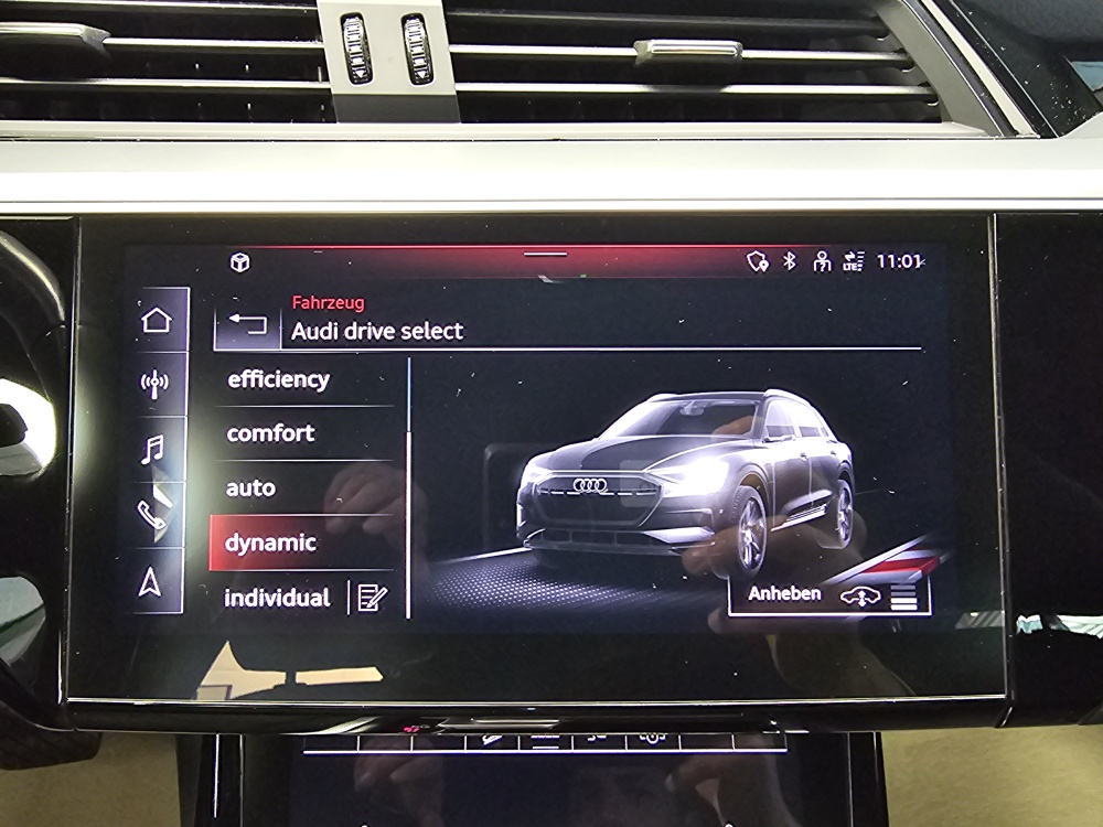 Audi e-tron bei Hoffmann Automobile in Wolfsburg kaufen und sofort mitnehmen - Bild 16