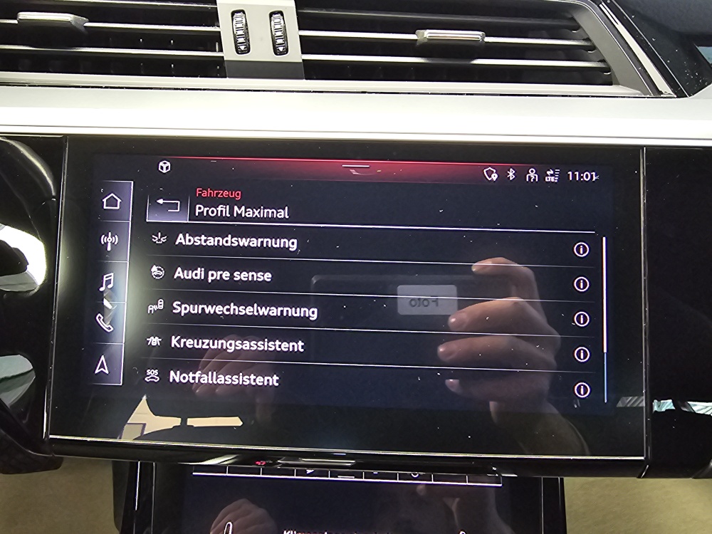 Audi e-tron bei Hoffmann Automobile in Wolfsburg kaufen und sofort mitnehmen - Bild 17