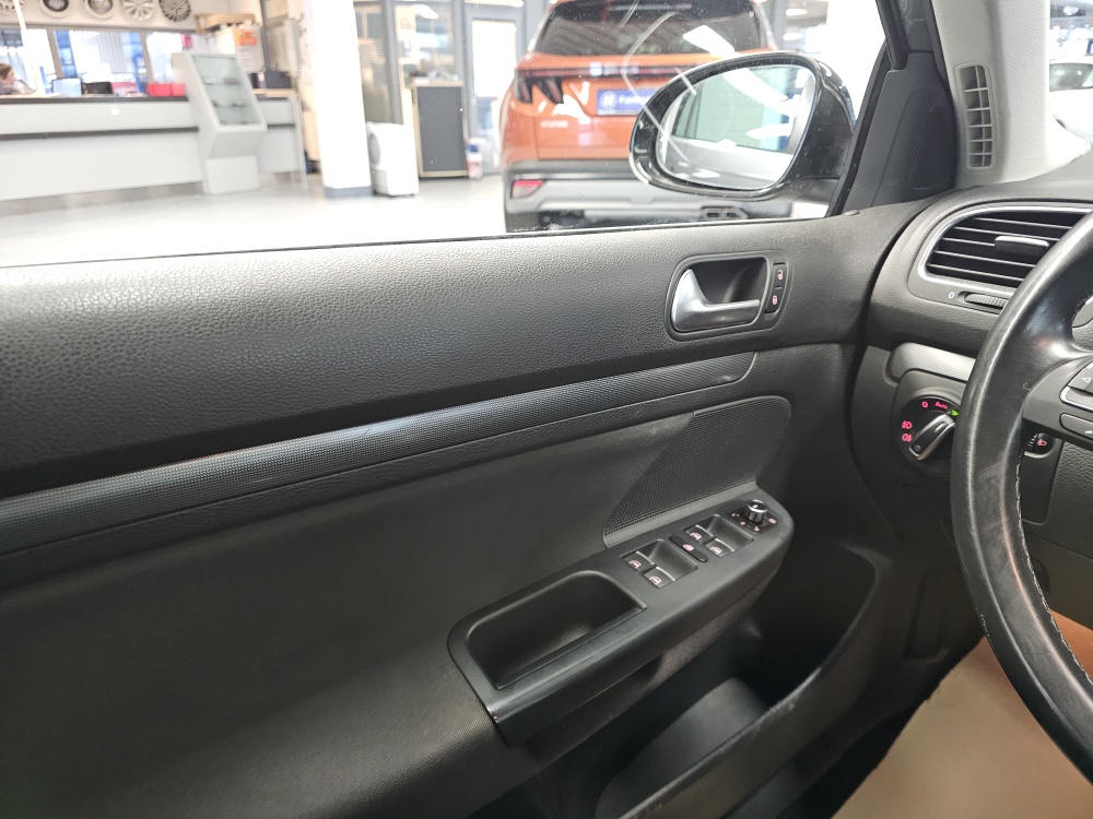 VW Golf Variant bei Hoffmann Automobile in Wolfsburg kaufen und sofort mitnehmen - Bild 13