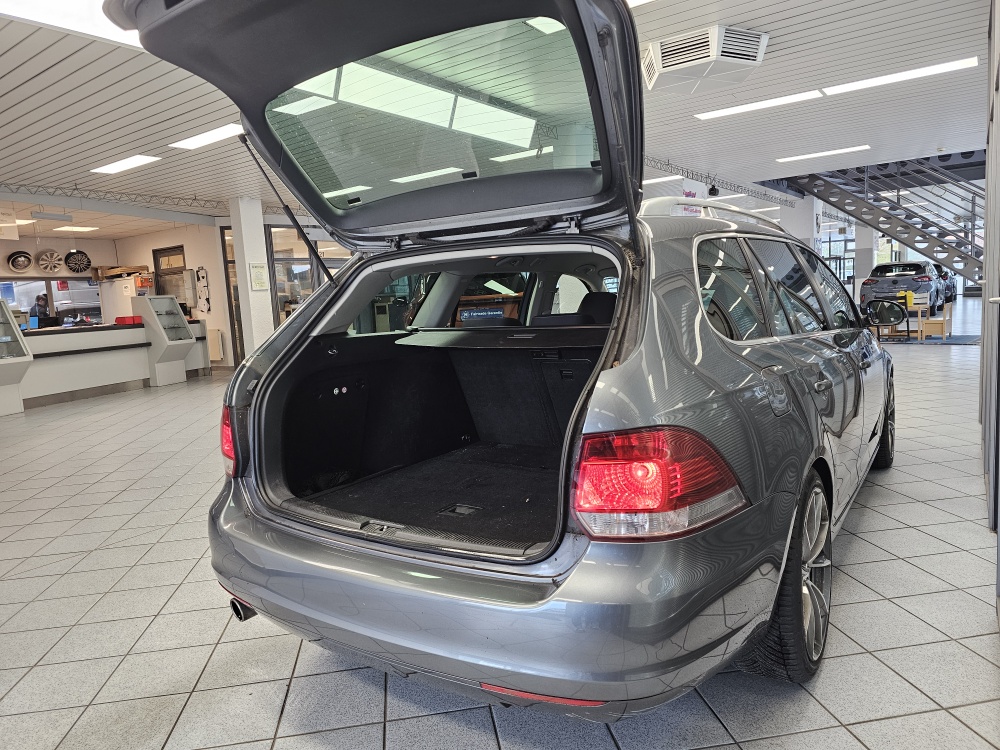 VW Golf Variant bei Hoffmann Automobile in Wolfsburg kaufen und sofort mitnehmen - Bild 2
