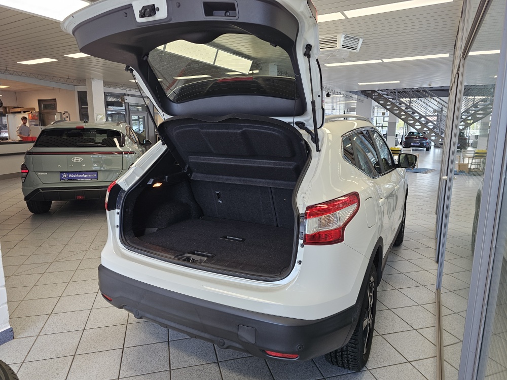 Nissan Qashqai bei Hoffmann Automobile in Wolfsburg kaufen und sofort mitnehmen - Bild 2