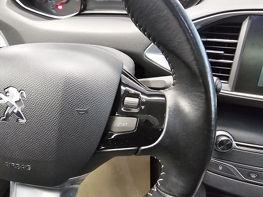 Peugeot 308 SW bei Hoffmann Automobile in Wolfsburg kaufen und sofort mitnehmen - Bild 12