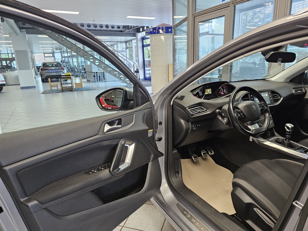 Peugeot 308 SW bei Hoffmann Automobile in Wolfsburg kaufen und sofort mitnehmen - Bild 19