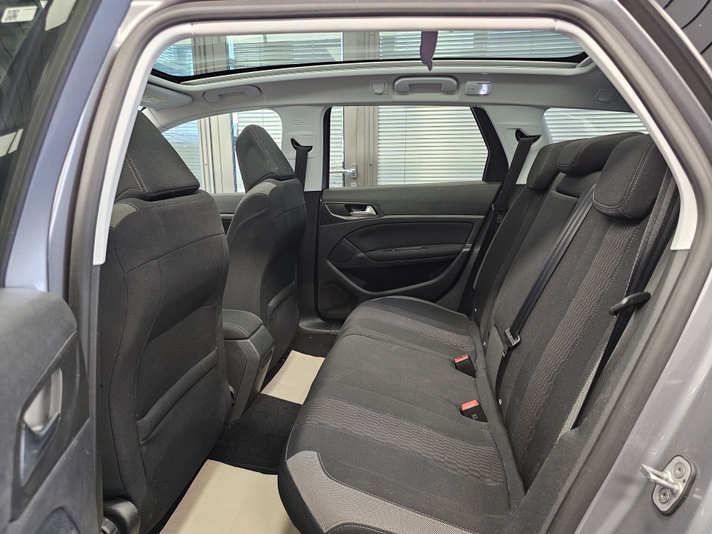 Peugeot 308 SW bei Hoffmann Automobile in Wolfsburg kaufen und sofort mitnehmen - Bild 4