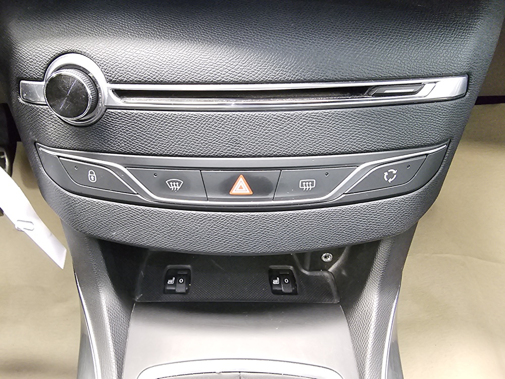 Peugeot 308 SW bei Hoffmann Automobile in Wolfsburg kaufen und sofort mitnehmen - Bild 8