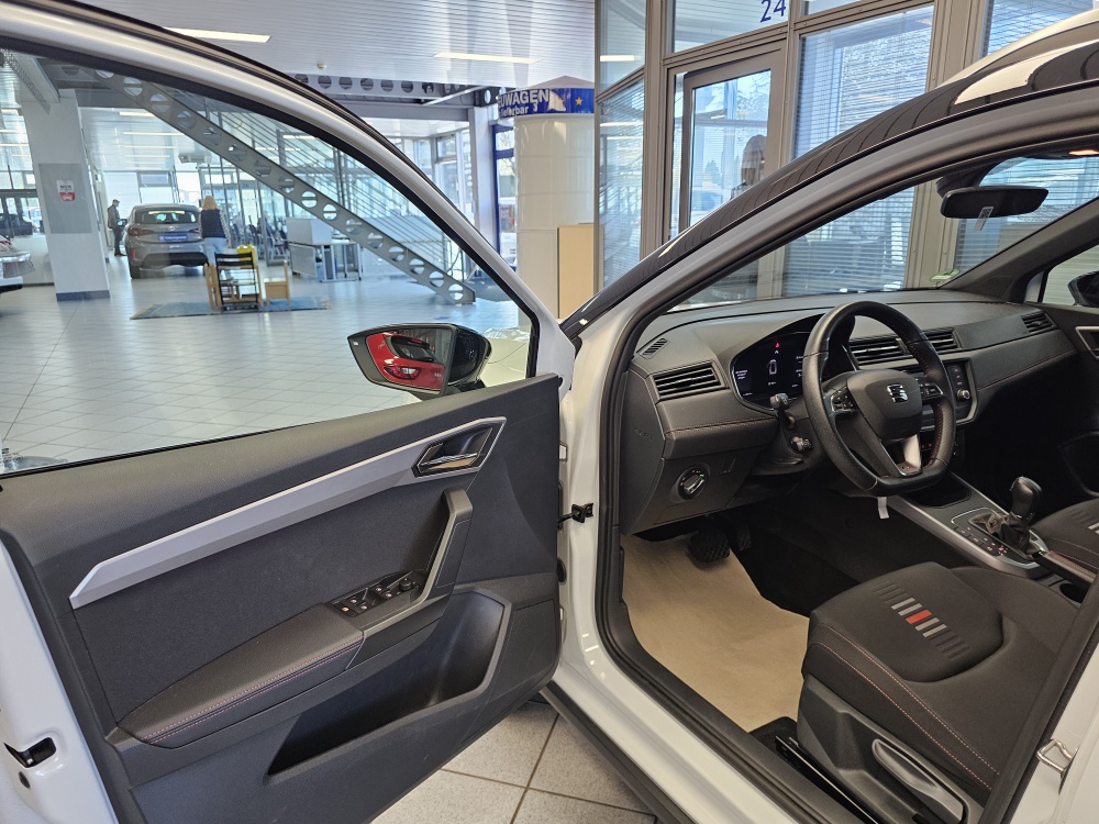 Seat Arona bei Hoffmann Automobile in Wolfsburg kaufen und sofort mitnehmen - Bild 23