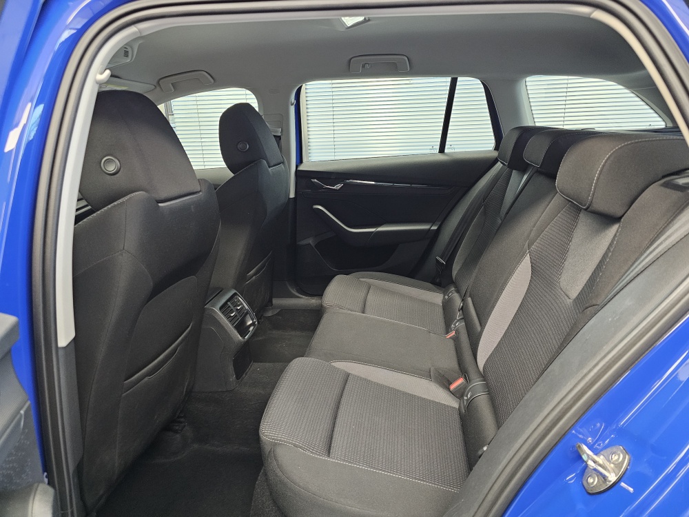 Skoda Octavia Combi bei Hoffmann Automobile in Wolfsburg kaufen und sofort mitnehmen - Bild 5