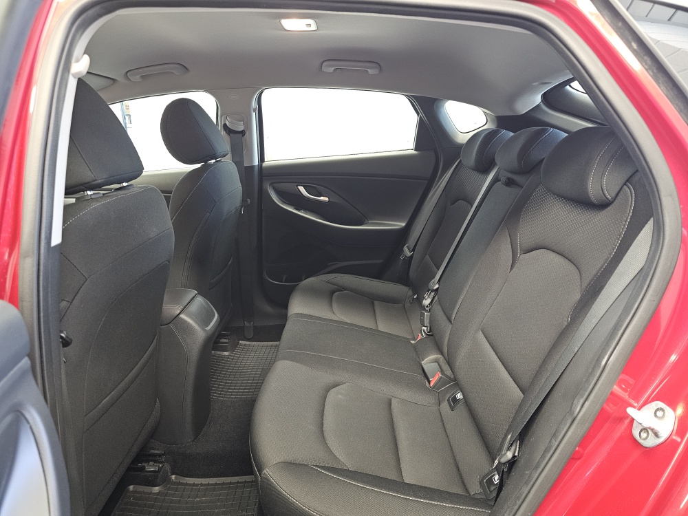 Hyundai i30 Fastback bei Hoffmann Automobile in Wolfsburg kaufen und sofort mitnehmen - Bild 5